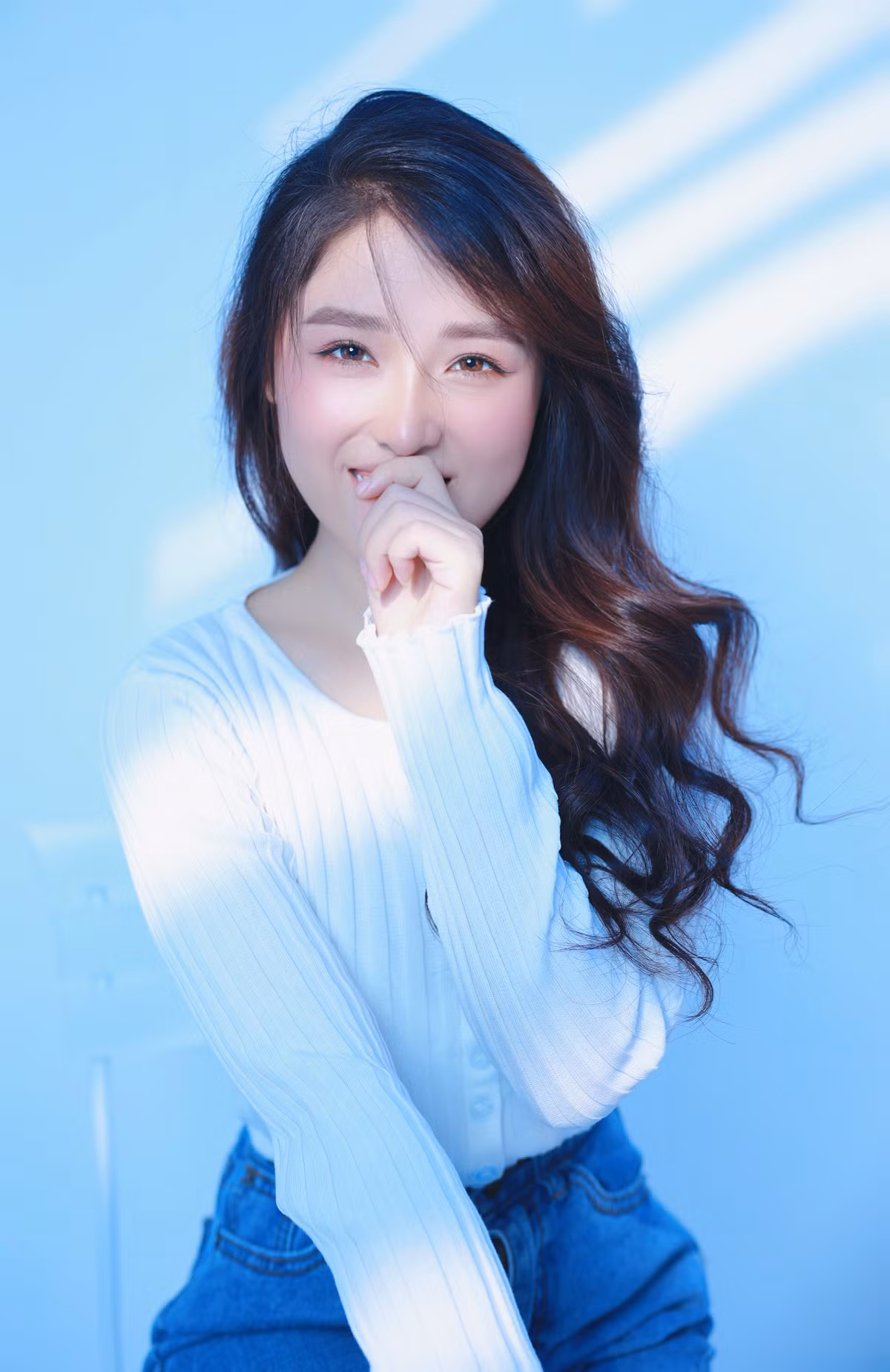 Trong năm mới 2022, điều mà cô giáo trẻ quan tâm nhất chính là cách để truyền thêm tình yêu, động lực đến với học sinh của mình. Nếu làm giáo viên mà không yêu những đứa trẻ thì công việc này thực sự sẽ không thể đi cùng ta đến cuối đời được.