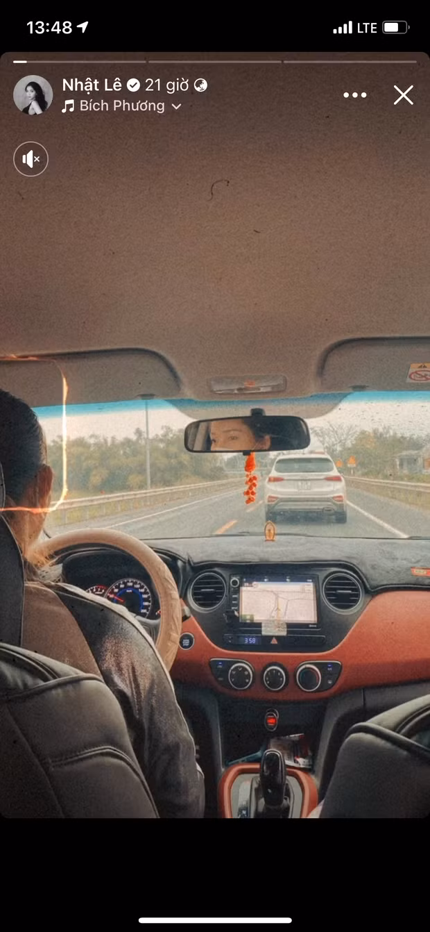 Thông tin và hình ảnh trong đám cưới của Nhật Lê khiến netizen vô cùng bất ngờ bởi trước ngày vui cô nàng không để lộ bất cứ "hint" gì.