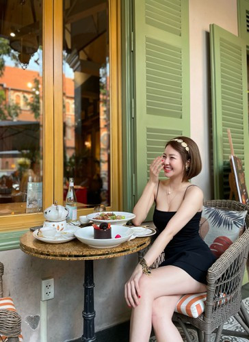 Sau ồn ào, Trâm Anh mất tích một khoảng thời gian để sang nước ngoài học tiếng Anh. Hiện tại, cô nàng hiện đang có cuộc sống bình yên ở TP HCM. Ảnh: FBNV