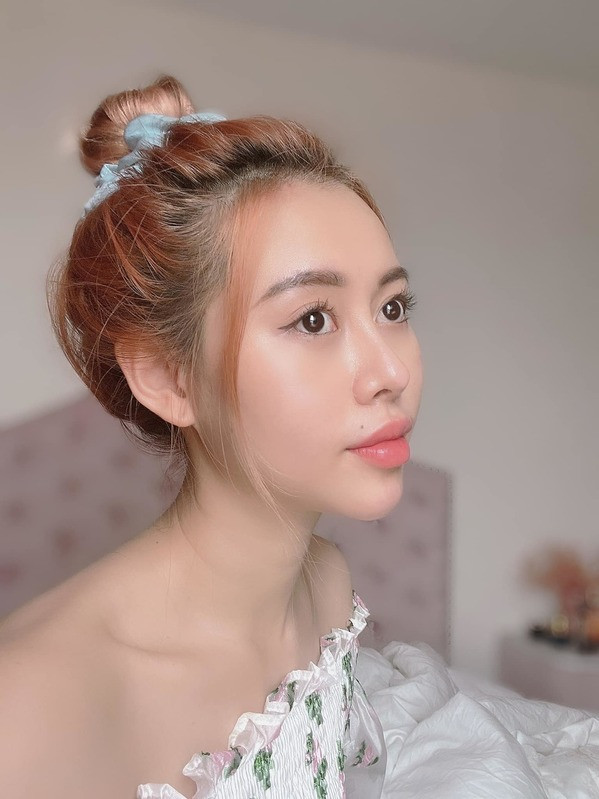 Bạn gái cũ TikToker Chí Thành sở hữu gương mặt mộc căng bóng, ngay cả khi bị quay lén bằng camera thường cũng không "dìm" được cô.