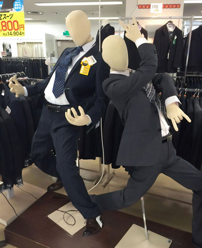 Bởi độ phủ sóng quá lớn, nên bất kể là một shop quần áo nhỏ lẻ hay trung tâm thương mại lớn cũng đều có sự hiện diện của đội ngũ ma-nơ-canh yêu nghề.