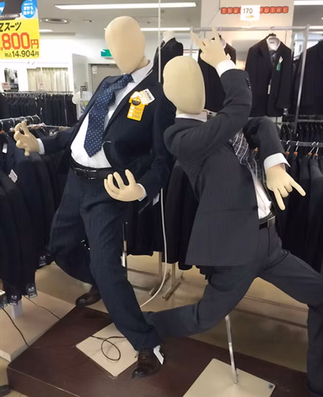 Bởi độ phủ sóng quá lớn, nên bất kể là một shop quần áo nhỏ lẻ hay trung tâm thương mại lớn cũng đều có sự hiện diện của đội ngũ ma-nơ-canh yêu nghề.