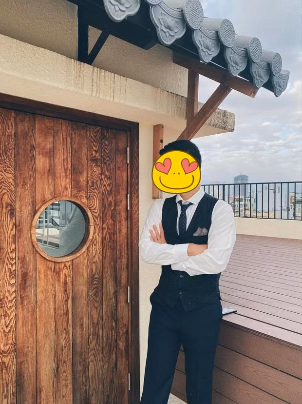 Theo tìm hiểu, trước đó anh chàng Gia Huy từng có thời gian du học tại Los Angeles (Mỹ). Sau khi tốt nghiệp, chàng trai này về Đà Nẵng kinh doanh.