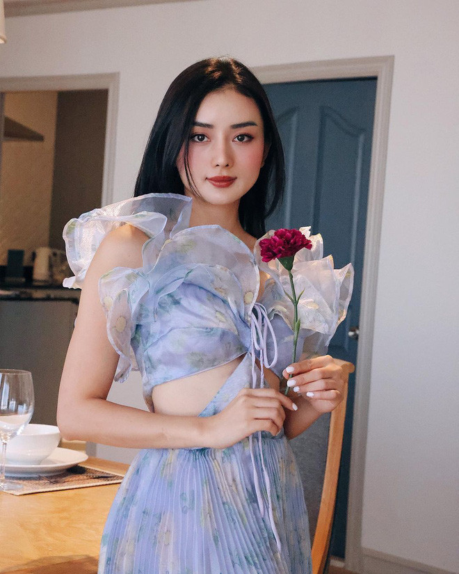 Angela Chu thẳng thắn cho rằng nhiều người đã sai khi nói cô may mắn lấy được chồng đại gia, bởi lẽ sự thực phải là ngược lại mới đúng. Cô chia sẻ: "Ai cũng nói Châu may mắn lấy được chồng có điều kiện tốt. Còn Châu thì tự nghĩ là chồng Châu may mắn lấy được vợ trẻ, vừa biết kiếm tiền, vừa không đi chơi, lại toàn biết tiết kiệm mua đồ toàn săn sale".