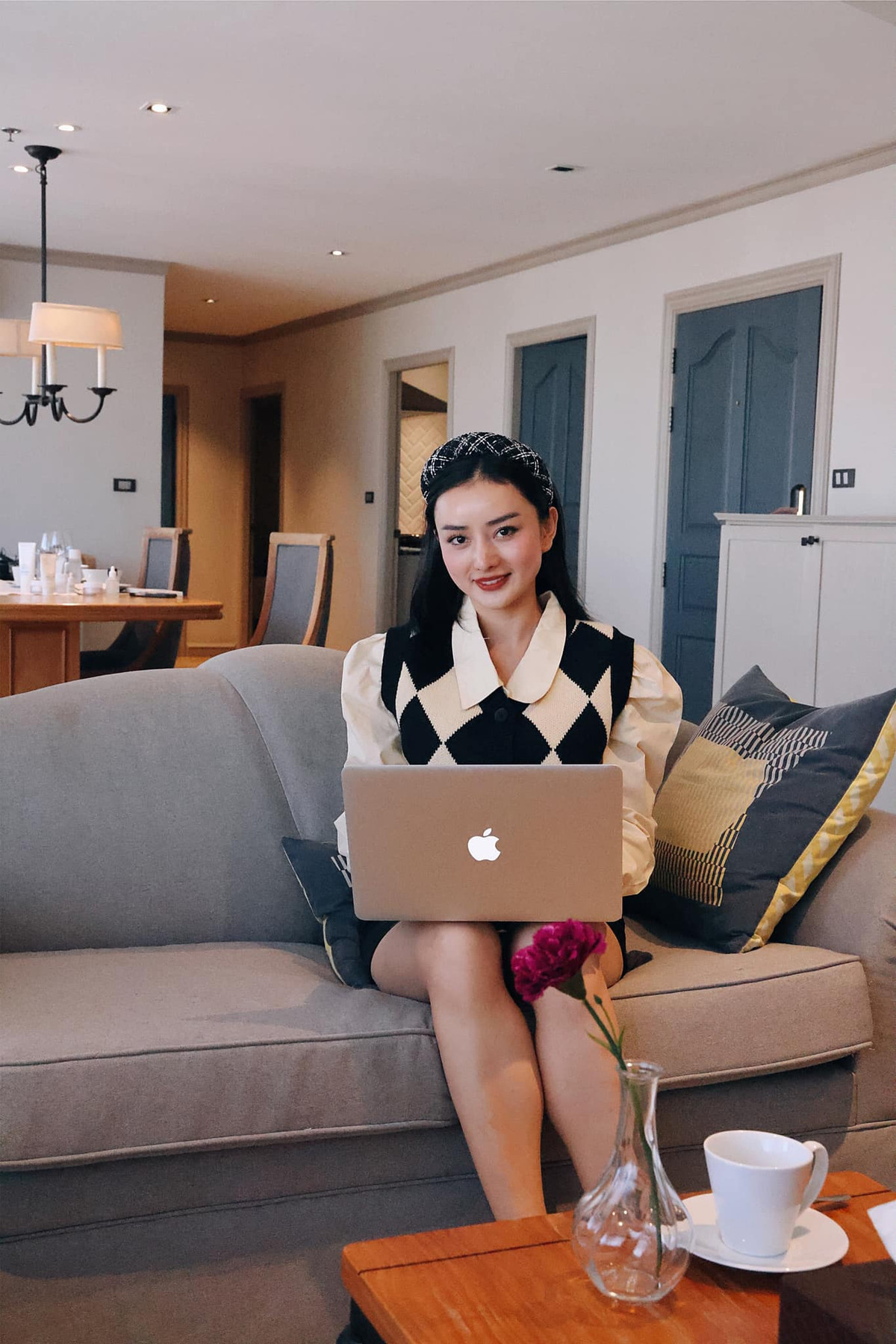 Bên cạnh cuộc sống giàu sang phú quý, Angela Chu còn khiến nhiều người ngưỡng mộ khi được ông xã cưng chiều như "bà hoàng".