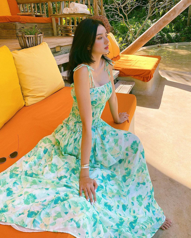 Trước đó, gái đẹp thậm chí từng thừa nhận bản thân giờ ít mua đồ hiệu để bớt lời ra tiếng vào cũng như vì lời hứa sẽ nuôi các em ăn học.