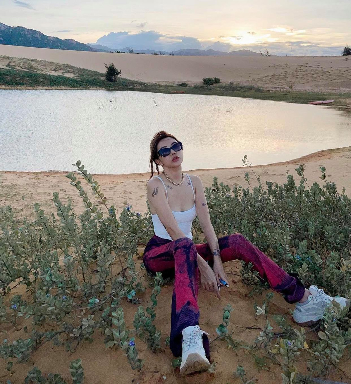 Hạt Mít vốn không còn là một cái tên xa lạ với giới trẻ. Cách đây vài năm, cô nổi tiếng những chia sẻ về tips thẩm mỹ, về cuộc sống du học tại Hàn.