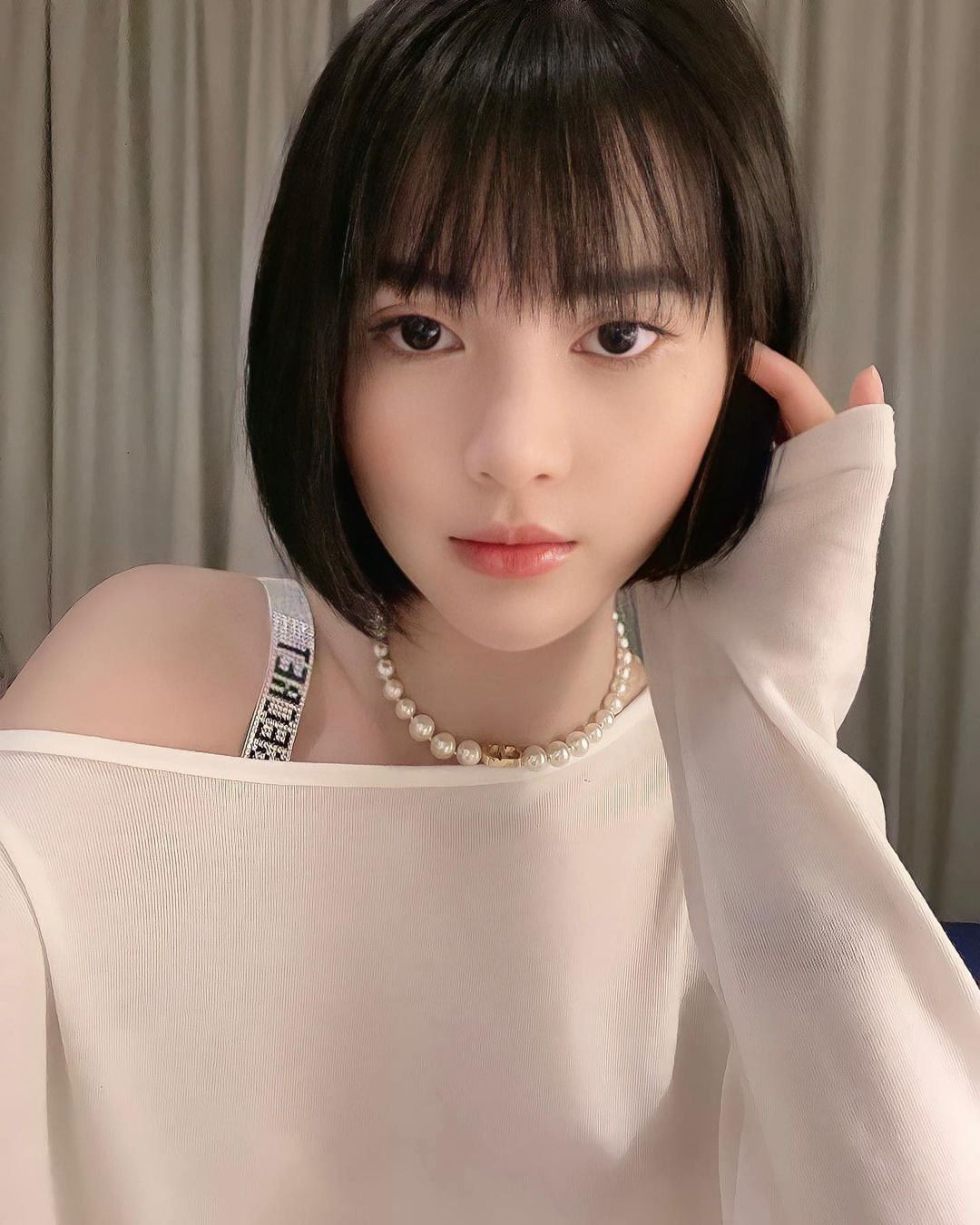 Cô sở hữu phong cách thời trang đa dạng từ trẻ trung, dễ thương cho đến sang trọng, trưởng thành.