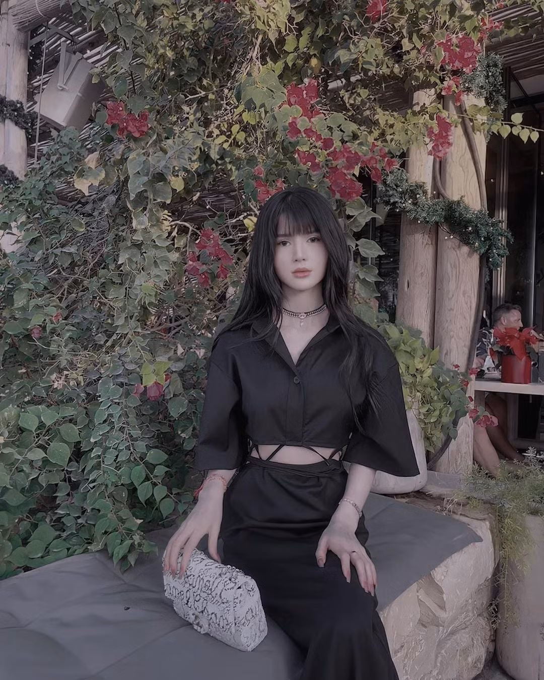 Nàng hot girl 9x có niềm đam mê với kinh doanh thời trang. Đây cũng là công việc mang lại nguồn thu nhập chính cho Diệu Linh.