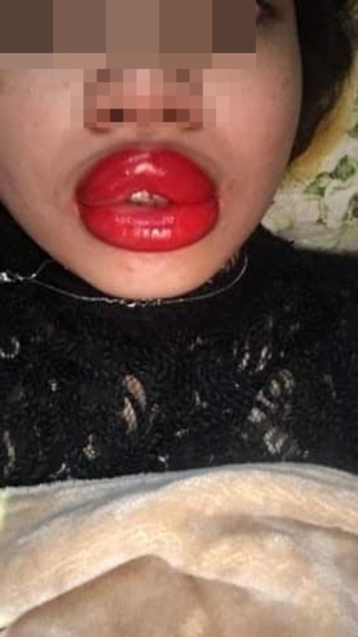 Những sản phẩm lỗi sau khi thực hiện phun môi được cư dân mạng góp vui, nhiều người không biết nên bày tỏ cảm xúc đau buồn hay thả mặt cười “haha” nữa.