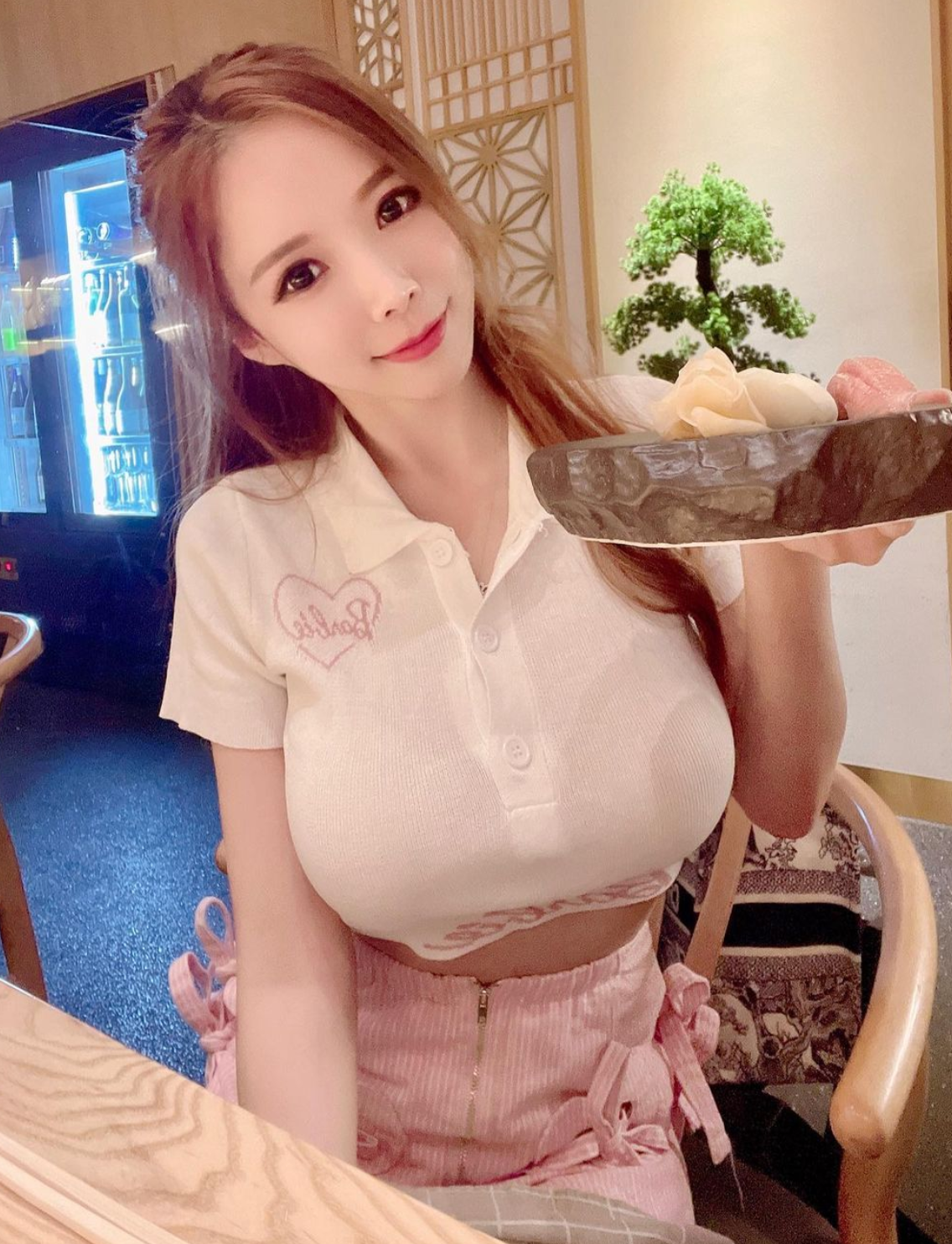 Hiện tại, Amber Na nhận được một số lời mời đóng quảng cáo và thường xuyên xuất hiện trên các gameshow truyền hình. Ảnh: IGNV