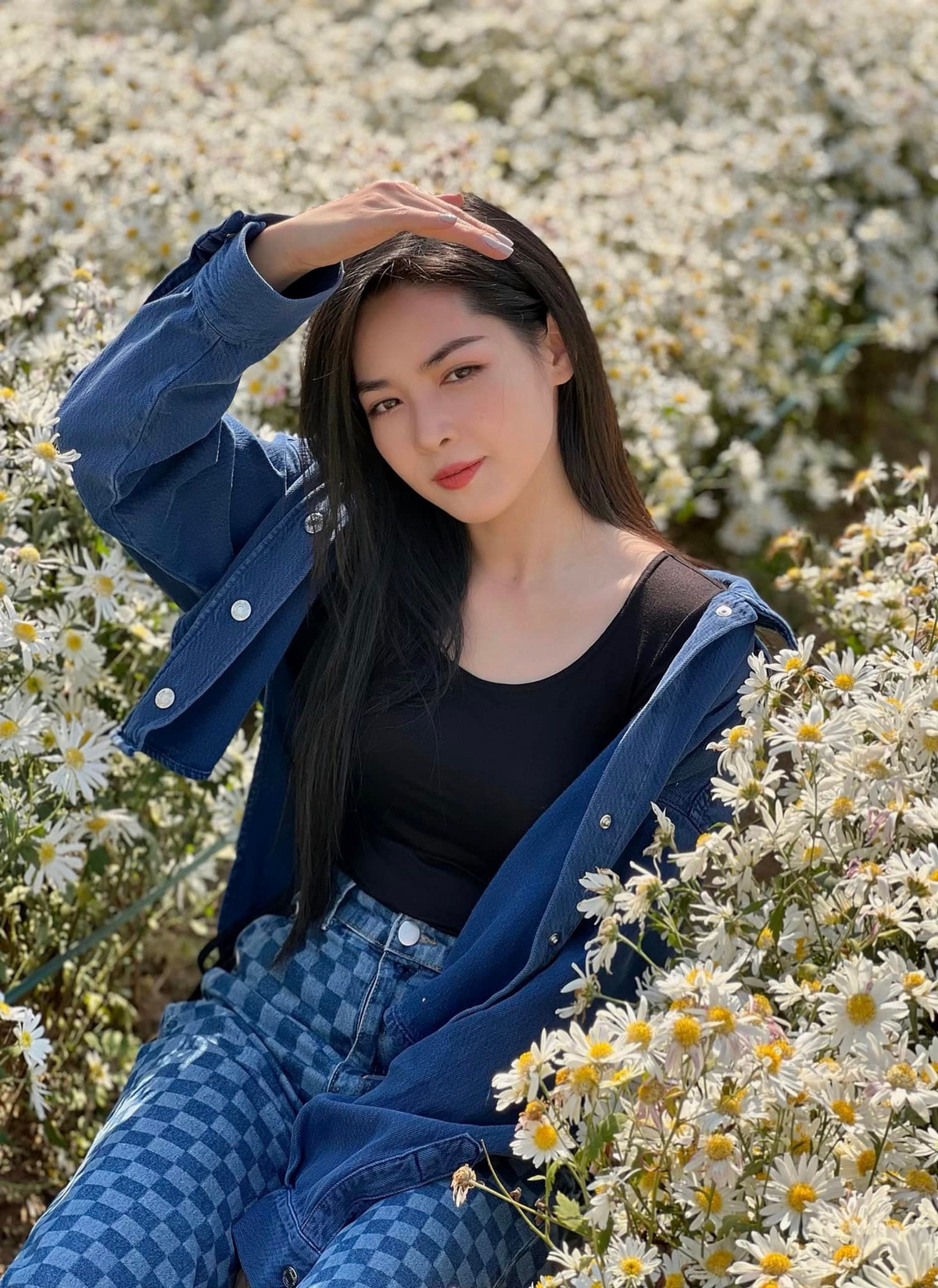 Hàng chục nghìn người trên mạng xã hội tại Thái Lan không khỏi ngạc nhiên trước màn thay đổi dung mạo hoàn toàn của Vũ Thanh Quỳnh.