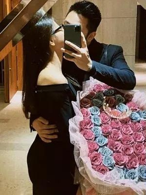 Đầu tháng 1/2021, Nhật Lê tiếp tục để lộ hint hẹn hò với một chàng trai khác. Theo tìm hiểu, anh chàng này có tên P.T (nickname Lô), đang quản lý một quán bar có tiếng ở Đà Nẵng.