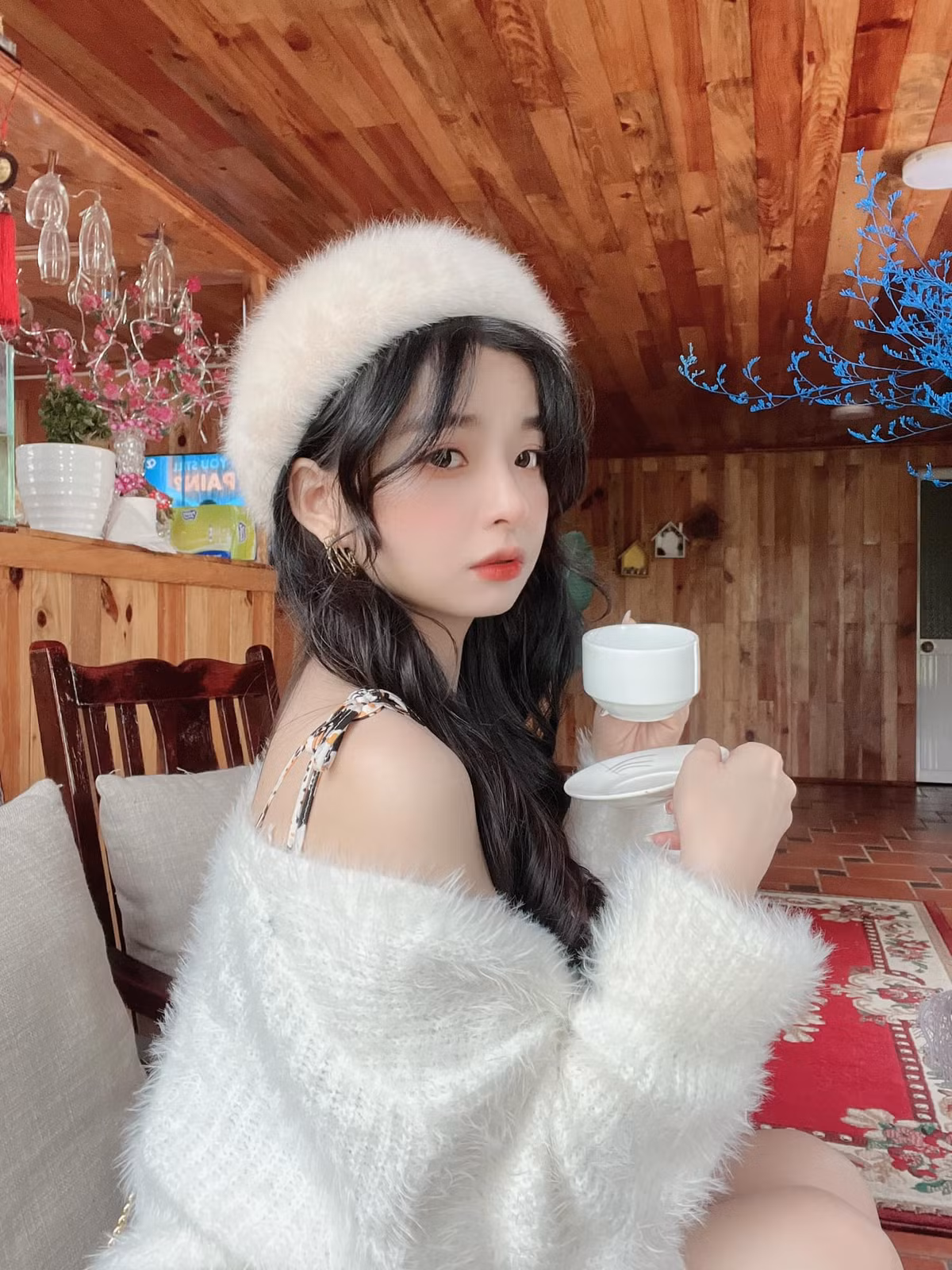 Nhìn hình ảnh rạng rỡ, có chút kiêu sa, mạnh mẽ ở thời điểm hiện tại, không ít người phải tỏ ra bất ngờ và nể phục sự nỗ lực của cô nàng.