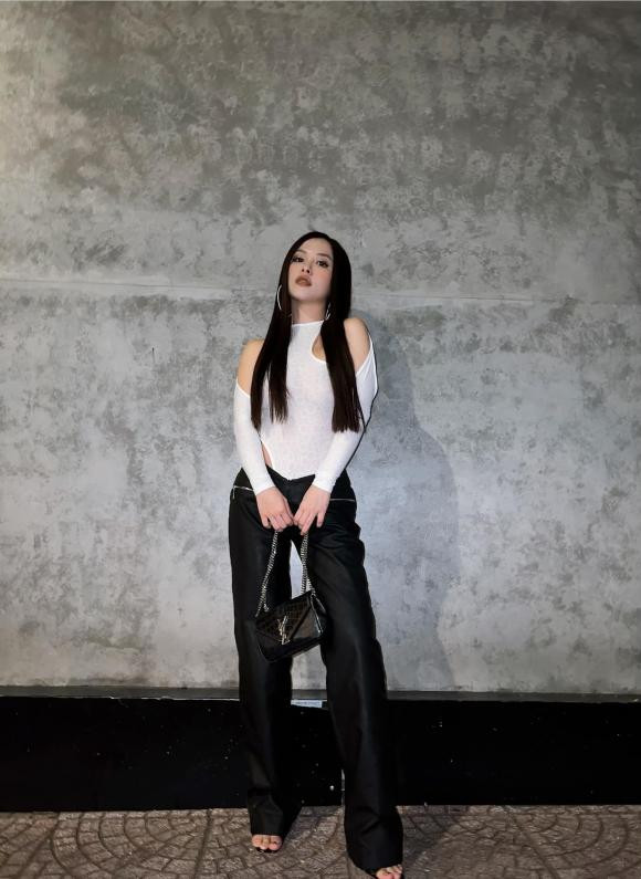 Dù đã trải qua 2 lần sinh con nhưng Trang Pilla luôn được ngưỡng mộ vì nhan sắc xinh đẹp cùng vóc dáng gợi cảm.