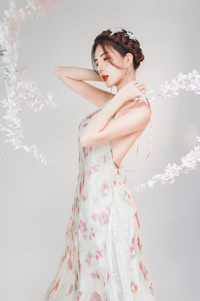 Song song với việc nâng cấp nhan sắc, phong cách thời trang của hot girl Sài thành cũng thay đổi rất nhiều.