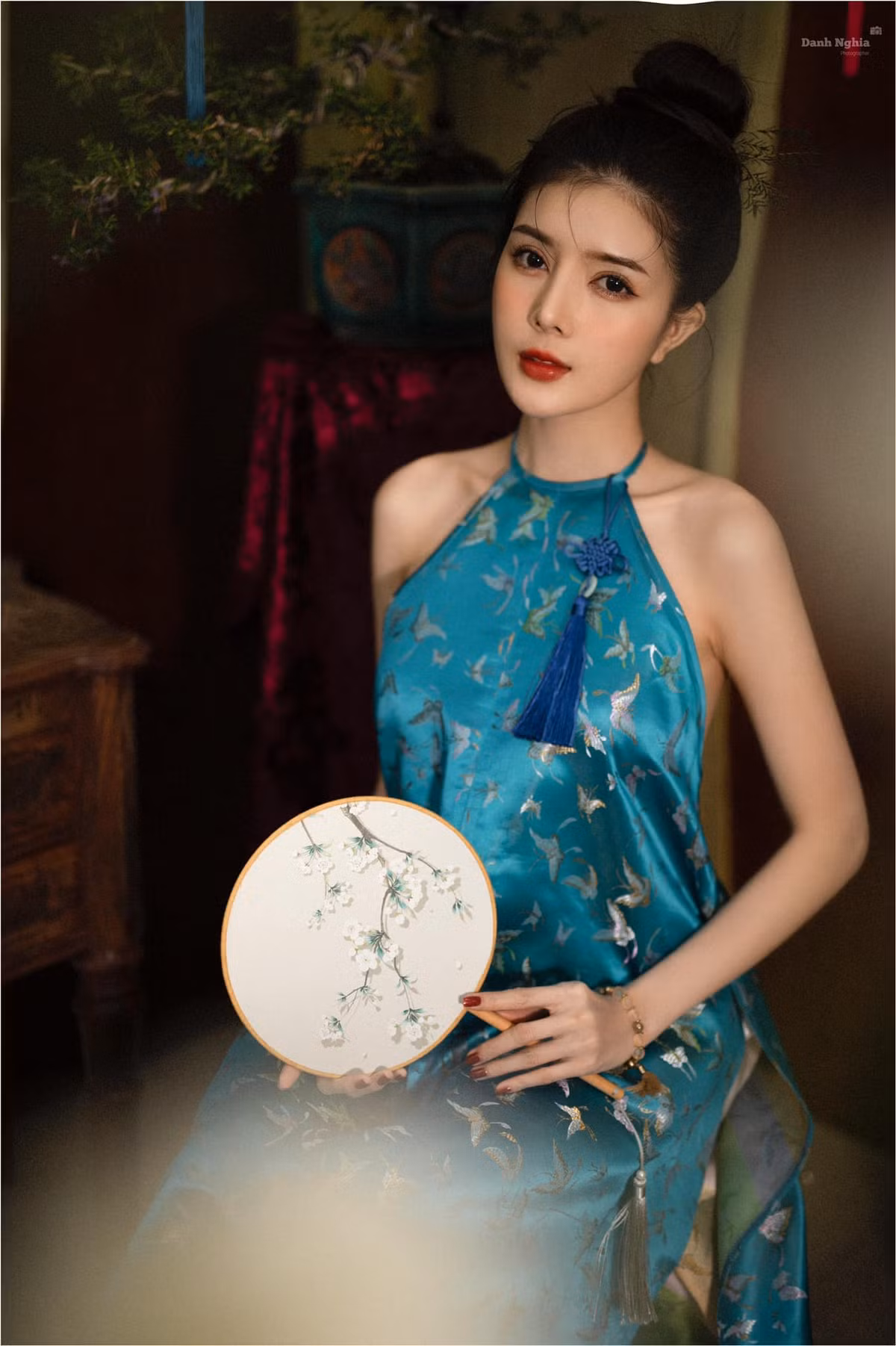 Tên tuổi của người đẹp mới thực sự nổi lên từ khi công khai chuyện tình cảm với hot boy "Giọng hát Việt 2012" - Bùi Anh Tuấn.