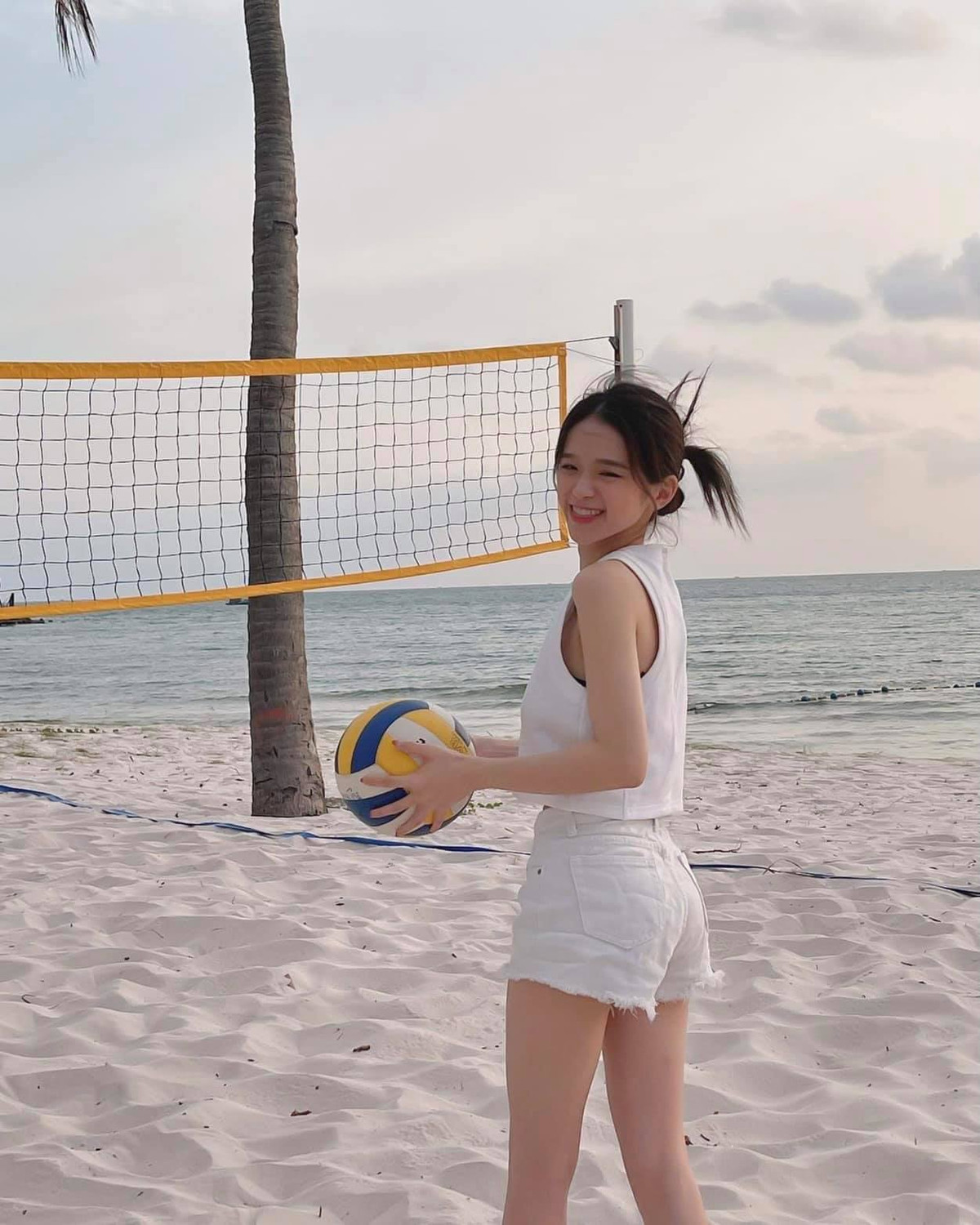 Theo thời gian, cô nàng hot teen Hà thành đã dần trưởng thành trong hoạt động nghệ thuật lẫn phong cách thời trang. Ảnh: IGNV, FBNV