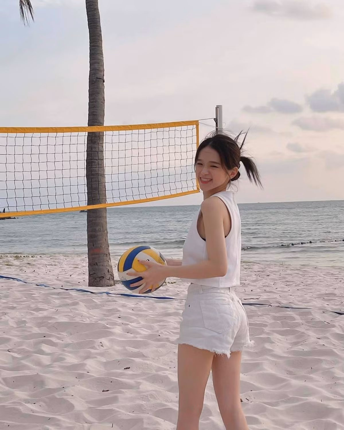 Theo thời gian, cô nàng hot teen Hà thành đã dần trưởng thành trong hoạt động nghệ thuật lẫn phong cách thời trang. Ảnh: IGNV, FBNV