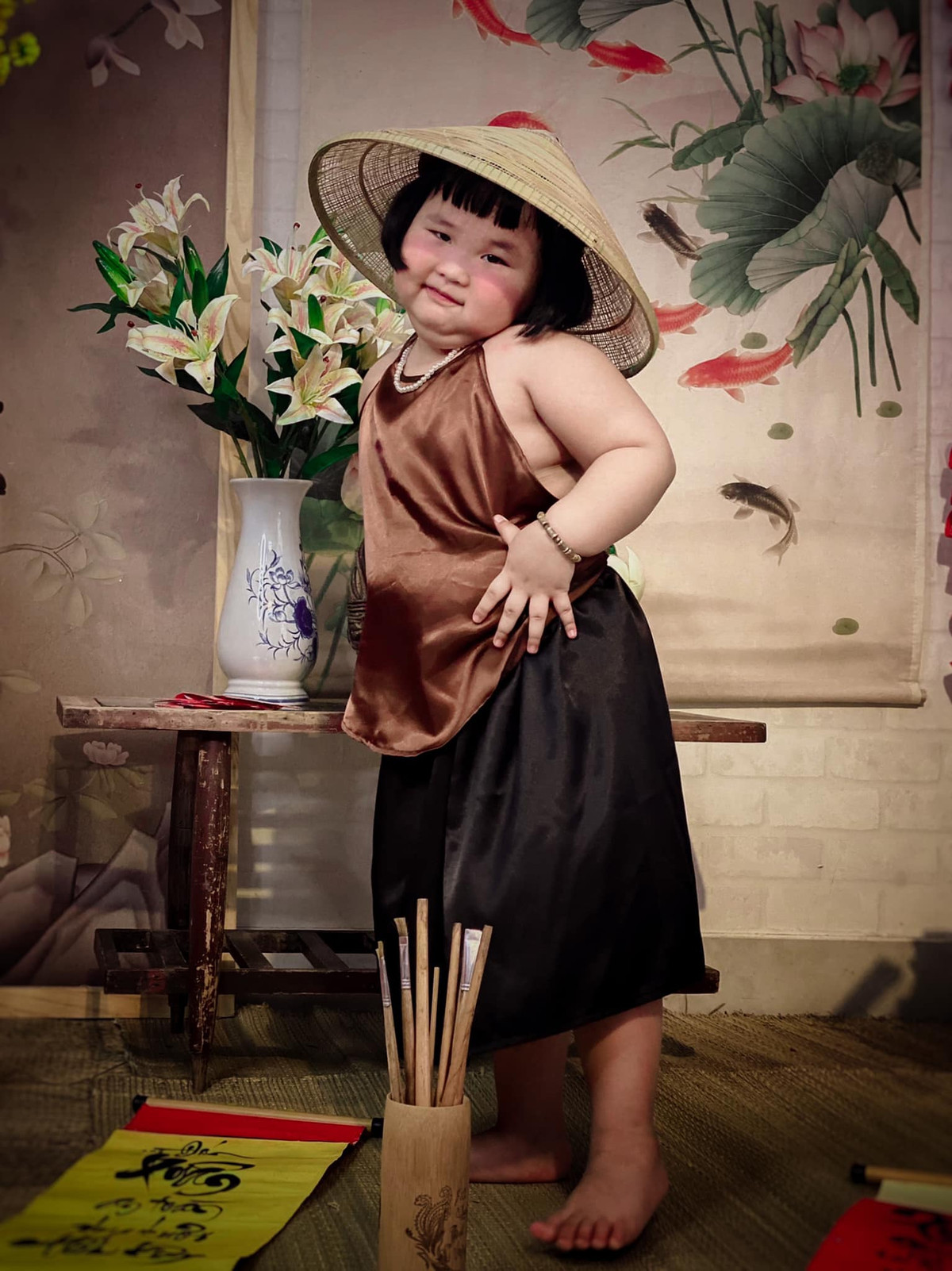 Những bức ảnh này được chính tay mẹ bé chụp, các bộ ảnh hầu như đều được chị Duyên chụp theo trend đang hot trên mạng xã hội.