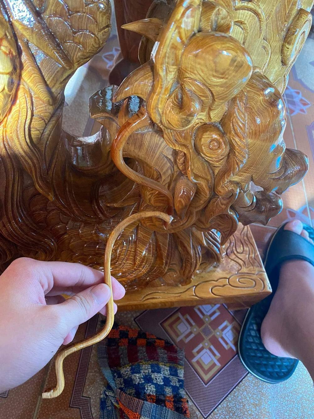 Suốt nhiều năm qua, việc lau chùi ghế rồng phượng luôn làm không ít thanh niên run sợ, lo lắng khi chuẩn bị phải lau chùi. Đây cũng là chủ đề chính xuất hiện thường niên trên các diễn đàn vào dịp cận Tết.