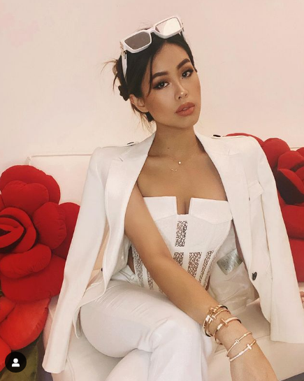 Ngoài những hình ảnh thời thượng bậc nhất, Tiên Nguyễn còn khiến nhiều người ấn tượng bởi là một rich kid "lăn xả", thích làm từ thiện.