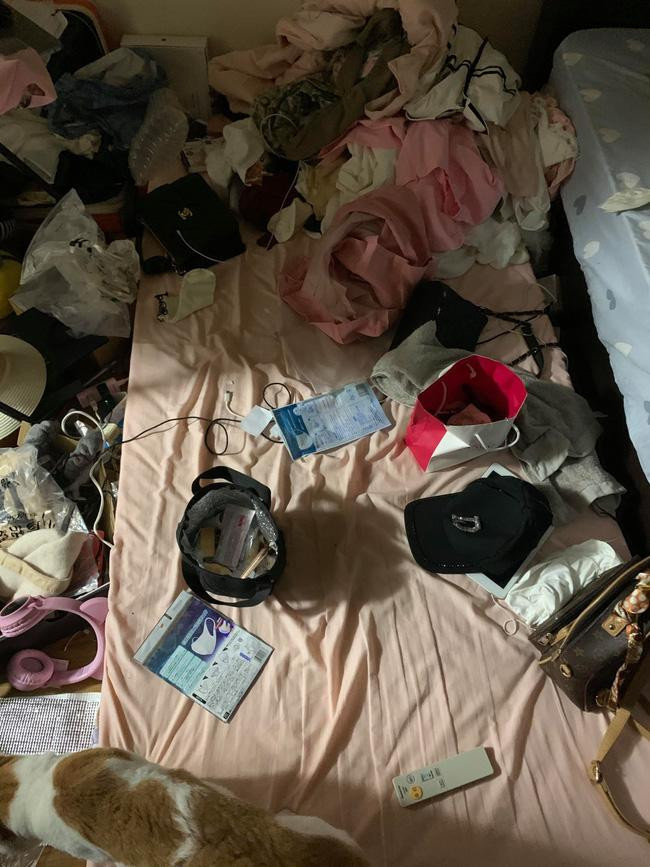 Cảnh tượng lộn xộn, ngổn ngang đồ đạc trong 1 phòng trọ của 1 gái xinh từng khiến mạng xã hội bàn tán xôn xao.