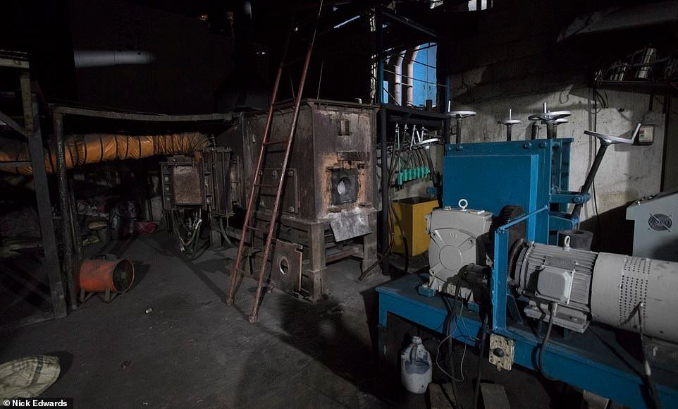 Lanh nguoi “kho” vu khi cua ke khung bo dam mau Sri Lanka-Hinh-6