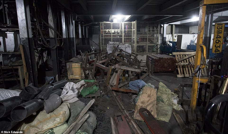 Lanh nguoi “kho” vu khi cua ke khung bo dam mau Sri Lanka