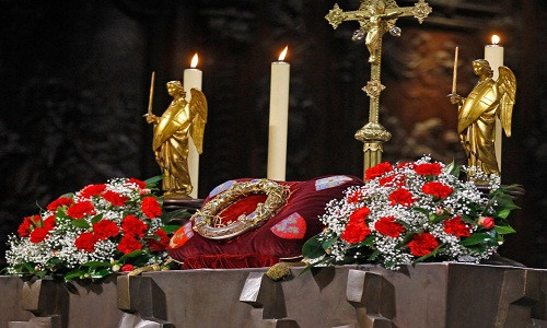 Chay nha tho o Paris: Nhung co vat vo gia nao duoc cuu?