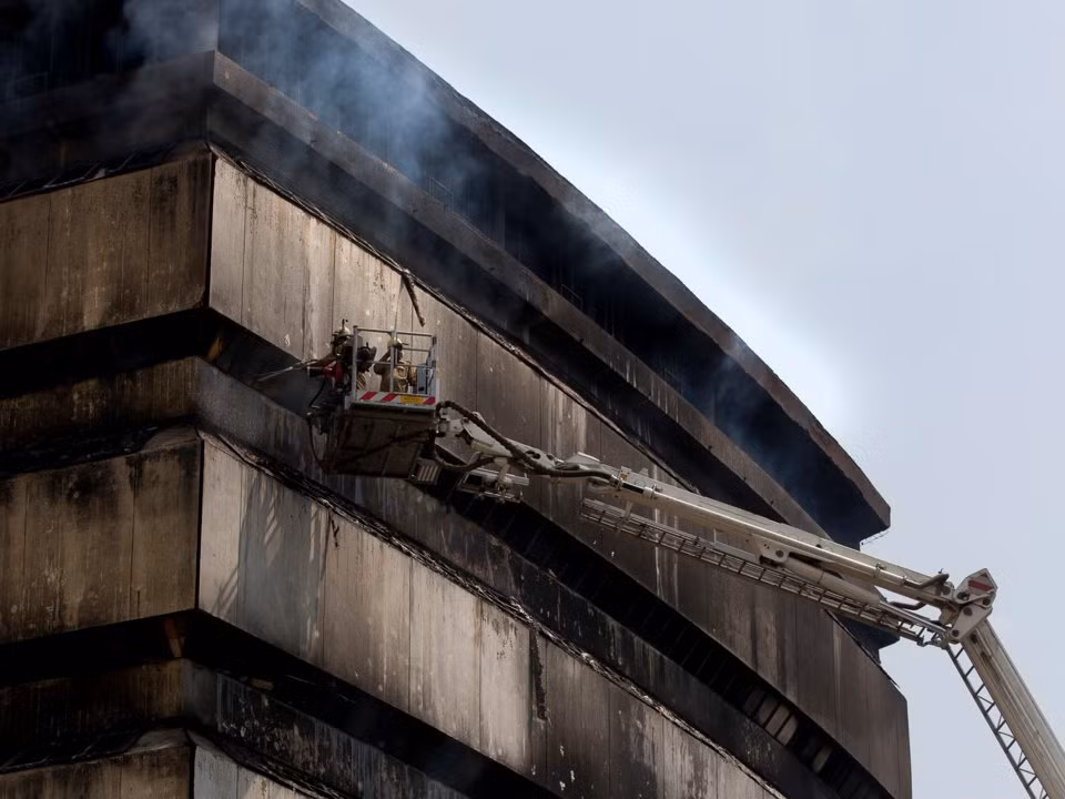 Bảo tàng Lịch sử Tự nhiên Quốc gia ở thủ đô New Dehli (Ấn Độ) được xây dựng vào năm 1972. Nơi này nổi tiếng trưng bày hóa thạch loài khủng long chân thằn lằn 160 triệu năm. Tuy nhiên, sau vụ cháy năm 2016, hầu hết bộ sưu tập của bảo tàng này đã bị phá hủy.