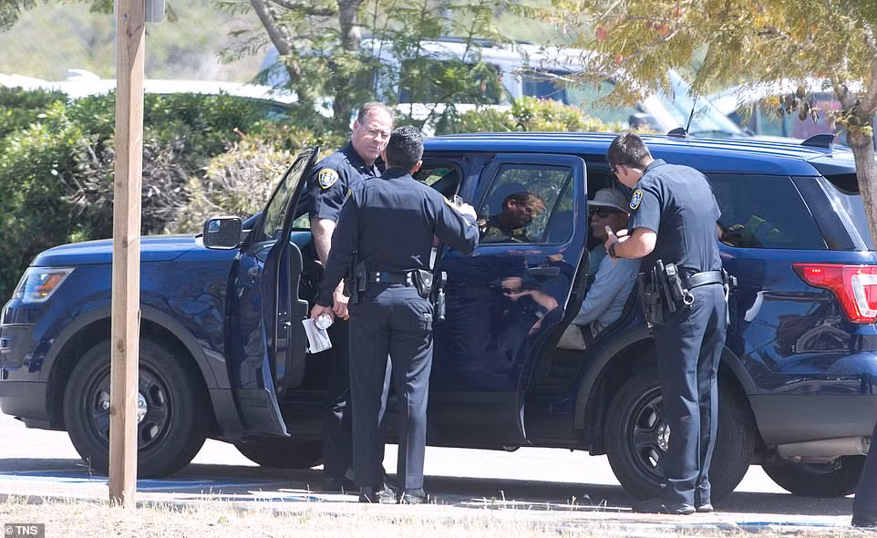 Chan dung nam sinh vua xa sung chan dong nuoc My-Hinh-9