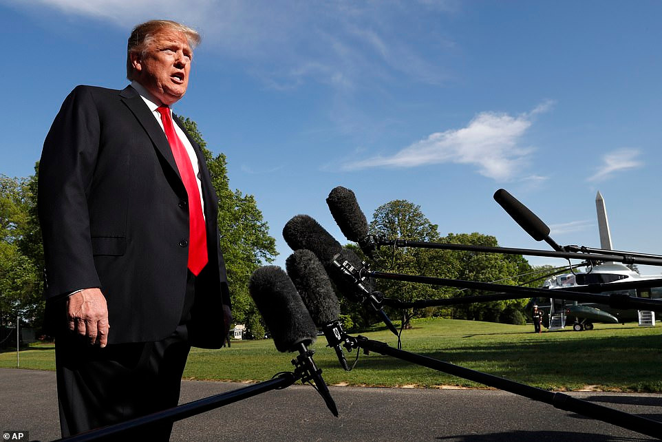 Sau vụ tấn công, Tổng thống Mỹ Donald Trump đã lên án mạnh mẽ chủ nghĩa bài Do Thái, đồng thời ông bày tỏ tinh thần đoàn kết với cộng đồng Do Thái. Hiện, giới chức Mỹ vẫn đang mở cuộc điều tra vụ xả súng.