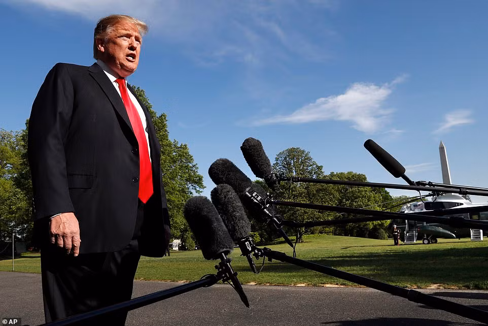 Chan dung nam sinh vua xa sung chan dong nuoc My-Hinh-12