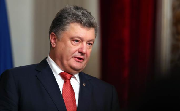 Ông Poroshenko sinh ngày 26/9/1965 tại thành phố Bolhrad, Odessa, và lớn lên ở Vinnytsia, Ukraine. Năm 1989, ông tốt nghiệp Ngành Kinh tế thuộc Khoa Luật và Quan hệ Quốc tế của Đại học Quốc gia Kiev. Ảnh: IE.