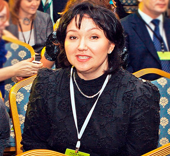 Chồng bà là Vladislav Filev, Tổng Giám đốc của hãng hàng không S7 Airlines. Vợ chồng bà có 4 người con. Ảnh: ST.