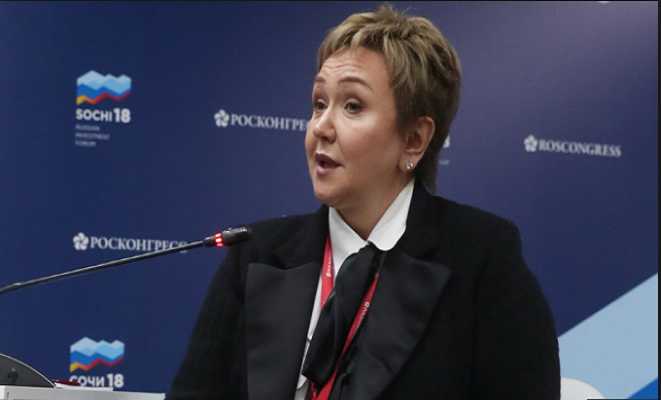 Sau này, bà Natalia Fileva nhận bằng tại Đại học Kỹ thuật Quốc gia Novosibirsk chuyên ngành Kỹ sư vô tuyến và cũng tốt nghiệp ngành Quản lý Sản xuất thuộc Đại học Kinh tế và Quản lý Quốc gia Novosibirsk. Ảnh: MT.