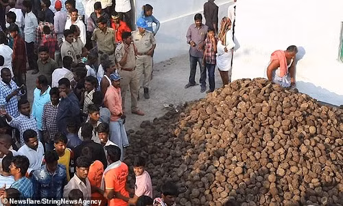 An Do: Dan lang nem phan bo vao nhau cau suc khoe