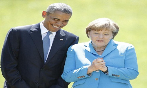 Tổng thống Barack Obama và Thủ tướng Merkel đứng cạnh nhau để chuụp bức ảnh lưu niệm tại Kruen, Đức, ngày 7/6/2015.