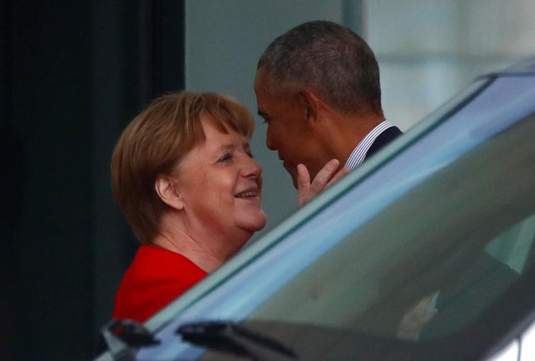Cựu Tổng thống Obama rời đi sau một cuộc họp với Thủ tướng Merkel tại văn phòng ở thủ đô Berlin, Đức, ngày 5/4/2019.