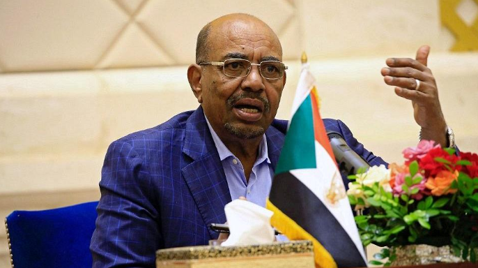 Ngày 30/6/1989, ông al-Bashir, khi đó còn là một Đại tá trong Quân đội Sudan, đã chỉ huy một đội quân tiến hành cuộc đảo chính quân sự lật đổ chính phủ liên minh của Thủ tướng Sadiq al-Mahdi và lên nắm quyền. Năm 1993, ông trở thành Tổng thống Sudan. Ảnh: AN.