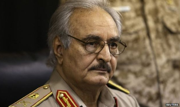 Ông Haftar được mô tả là "vị chỉ huy mạnh nhất Libya", từng chiến đấu và chống lại gần như tất cả phe phái trong các cuộc xung đột tại Libya. Ảnh: Reuters.
