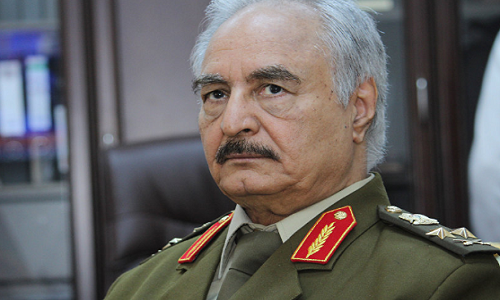 Khi xung đột giữa các phe phái ở Lybia chưa có dấu hiệu hạ nhiệt thì hôm 4/4 vừa qua, Tướng Khalifa Haftar ra lệnh cho lực lượng miền đông - một nhánh của Quân đội Quốc gia Libya (LNA) kéo quân về phía thủ đô Tripoli, mở cuộc tấn công lớn để chiếm miền Tây Libya, đặc biệt là Tripoli. Ảnh: Sputnik.