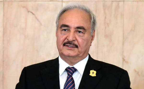 Được biết, Tư lệnh Khalifar Haftar là người đóng vai trò lớn trong cuộc lật đổ nhà lãnh đạo Muammar Gaddafi 8 năm trước. Ông được coi là chỉ huy quân sự mạnh nhất ở Libya. Ảnh: France24.