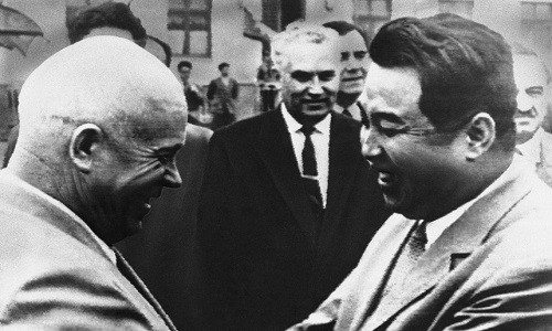 My-Trieu be tac, ong Kim tim duong noi cam van tu Tong thong Putin?