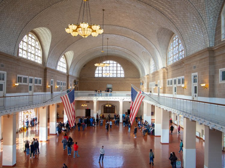 Đảo Ellis hiện trở thành một viện bảo tàng, nơi mọi người có thể đến để tìm hiểu về lịch sử của gia đình họ.