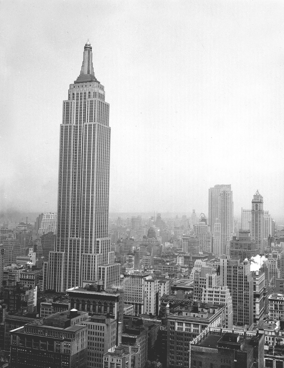 Tòa nhà Empire State là tòa nhà cao nhất thế giới khi nó được hoàn thiện vào năm 1931.
