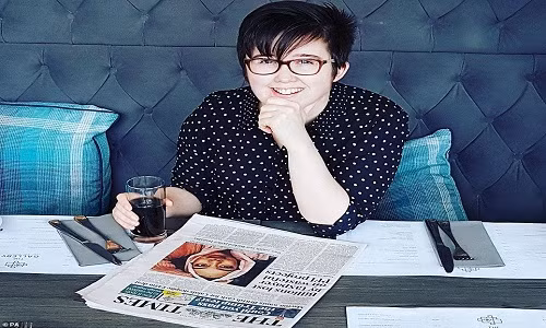 Chan dung nu nha bao bi ban chet khi dua tin tai Bac Ireland-Hinh-2