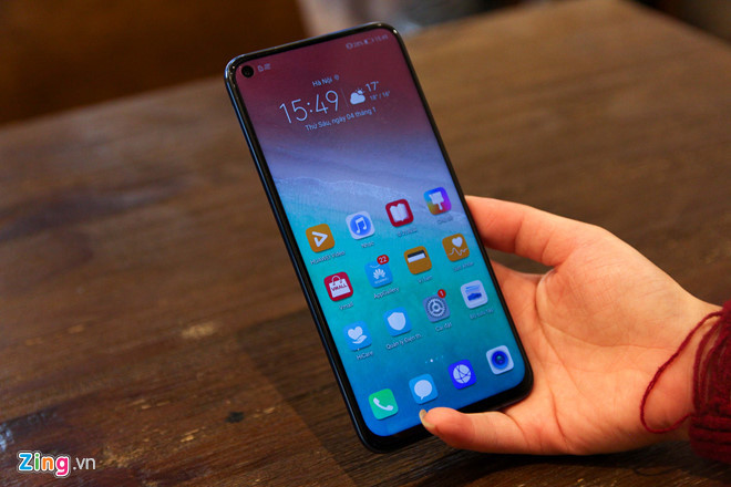 Model này có viên pin dung lượng 4.000 mAh, hỗ trợ sạc nhanh SuperCharge. Theo Honor công bố, máy có thể sạc tới 55% trong 30 phút và 100% pin trong 1,5 giờ.