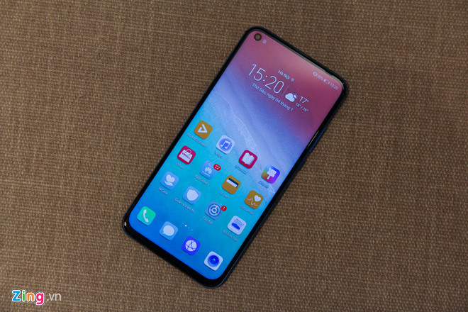 Honor View 20 được trang bị bộ xử lý Kirin 980 tương tự mẫu Huawei Mate 20 Pro. Máy cung cấp 2 tuỳ chọn RAM 6/8 GB tương đương với bộ nhớ trong 128/256 GB.